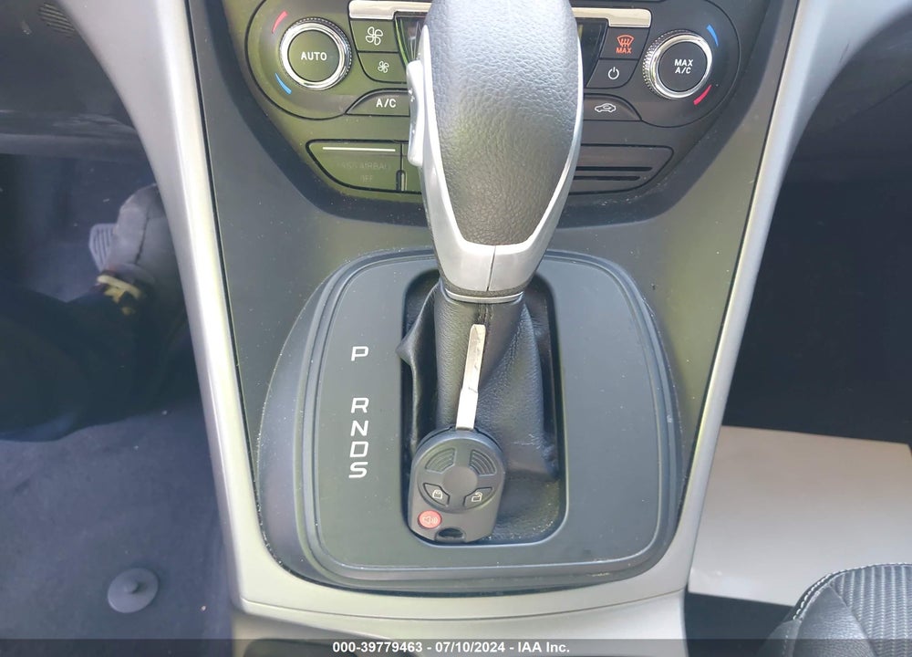 2015 FORD ESCAPE SE VIN: 1FMCU0G90FUB31352