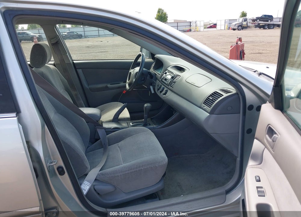 2002 TOYOTA CAMRY LE VIN: JTDBE32K420064104