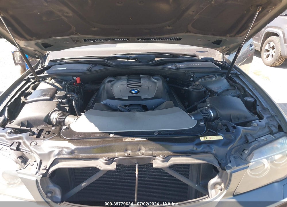 2007 BMW 750LI VIN: WBAHN83577DT69450
