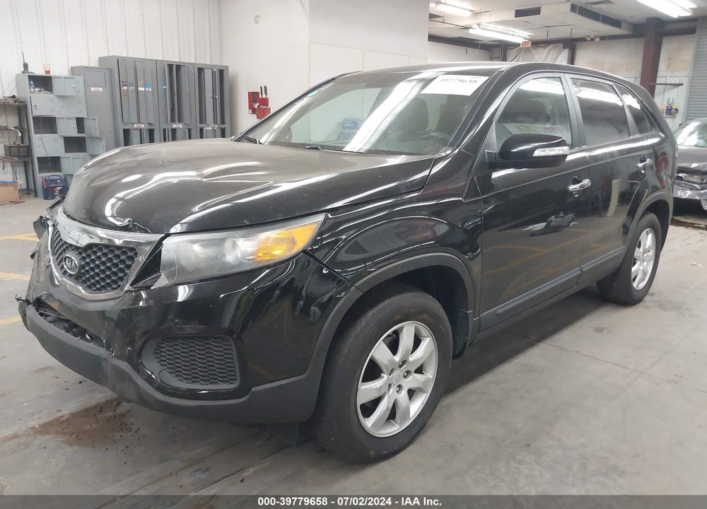 2011 KIA SORENTO LX VIN: 5XYKTCA1XBG153782
