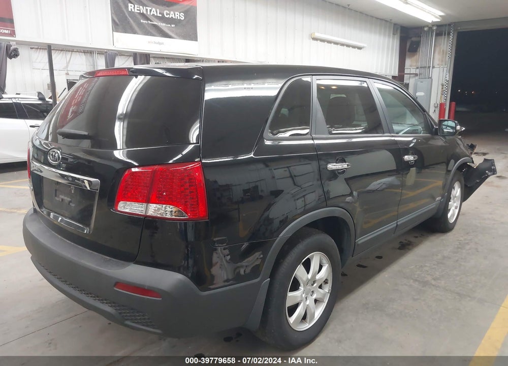 2011 KIA SORENTO LX VIN: 5XYKTCA1XBG153782