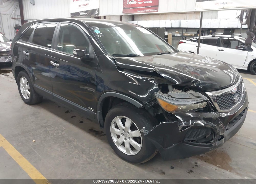 2011 KIA SORENTO LX VIN: 5XYKTCA1XBG153782