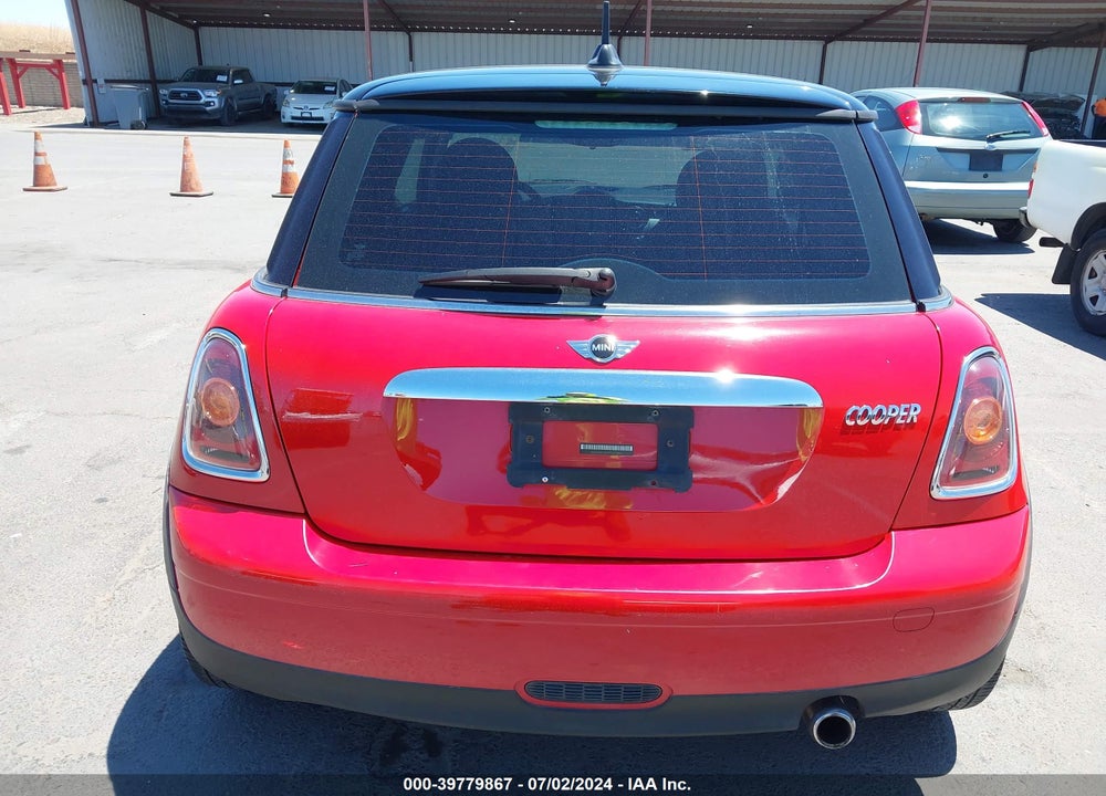 2009 MINI COOPER VIN: WMWMF33589TW70865