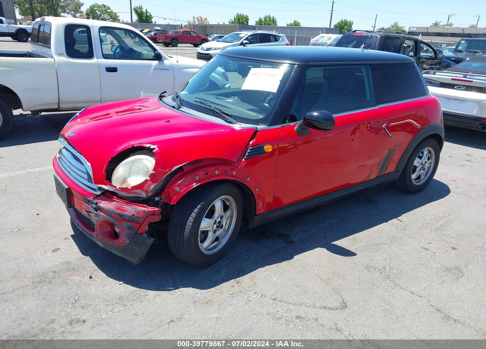 2009 MINI COOPER VIN: WMWMF33589TW70865
