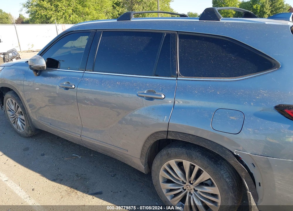 2022 TOYOTA HIGHLANDER PLATINUM VIN: 5TDFZRBH2NS196034