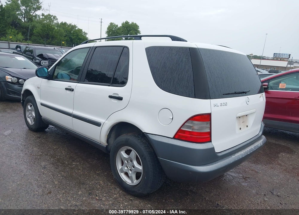1999 MERCEDES-BENZ ML 320 VIN: 4JGAB54E2XA121808