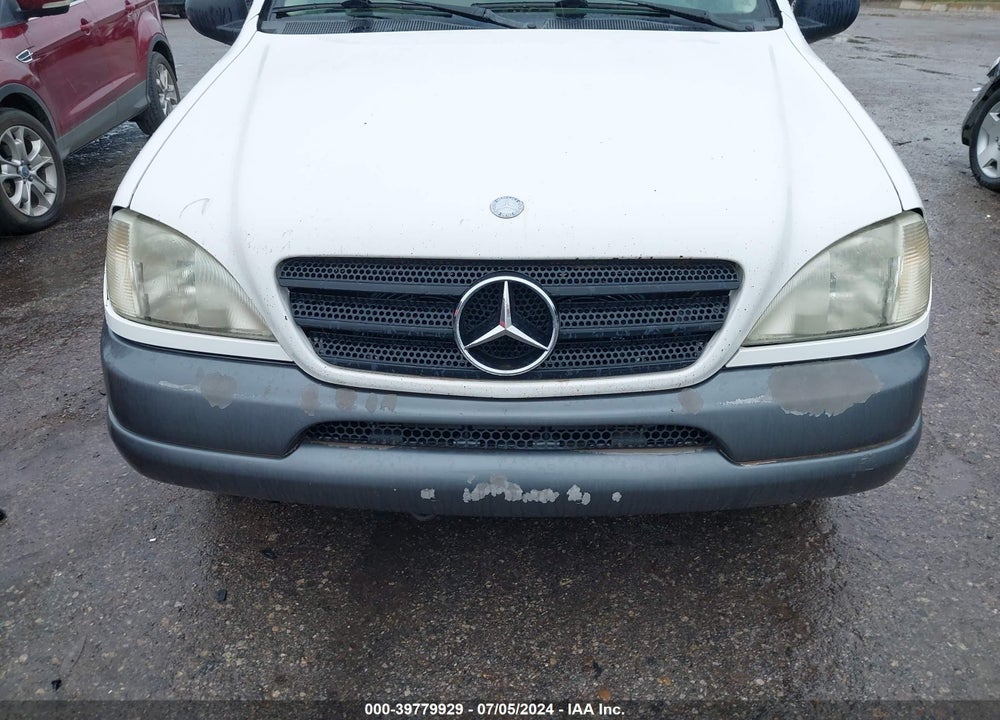 1999 MERCEDES-BENZ ML 320 VIN: 4JGAB54E2XA121808