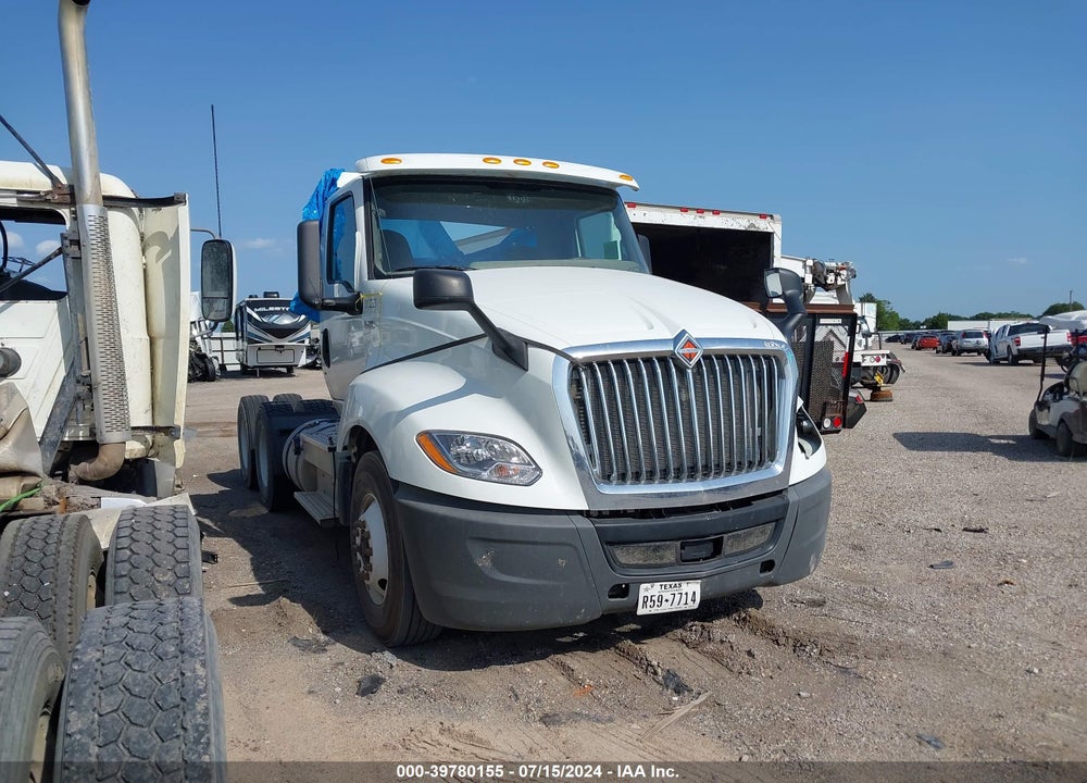 2018 INTERNATIONAL LT VIN: 3HSDZTZR5JN213620