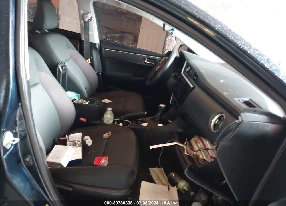 2018 TOYOTA COROLLA LE VIN: 5YFBURHE5JP810491
