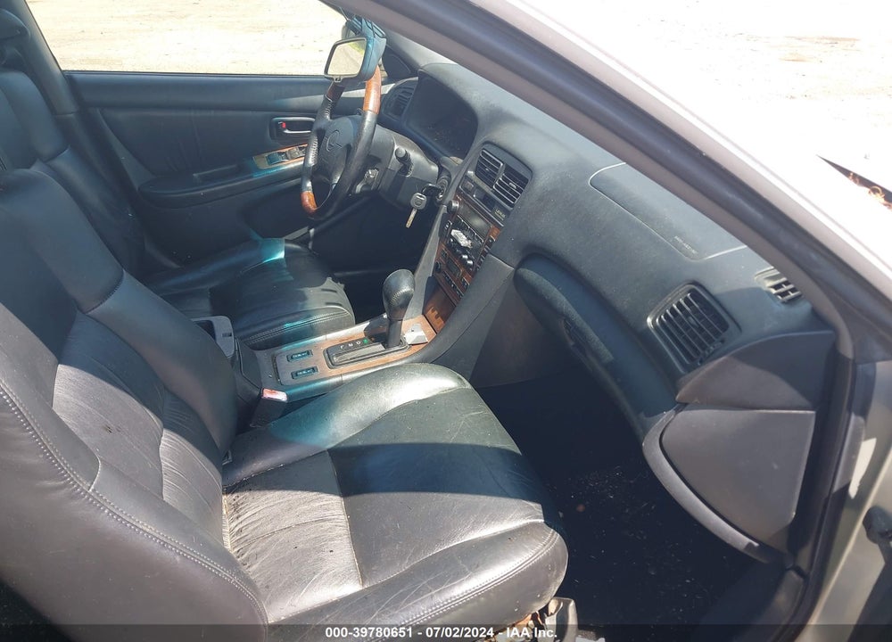 2001 LEXUS ES 300 VIN: JT8BF28G610313140
