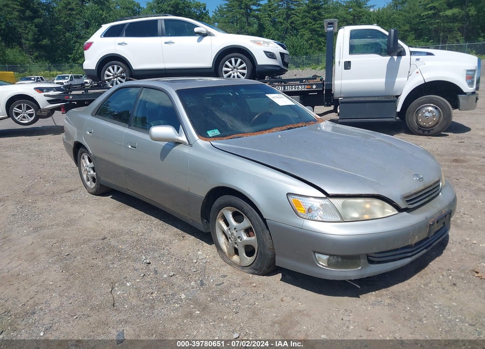 2001 LEXUS ES 300 VIN: JT8BF28G610313140