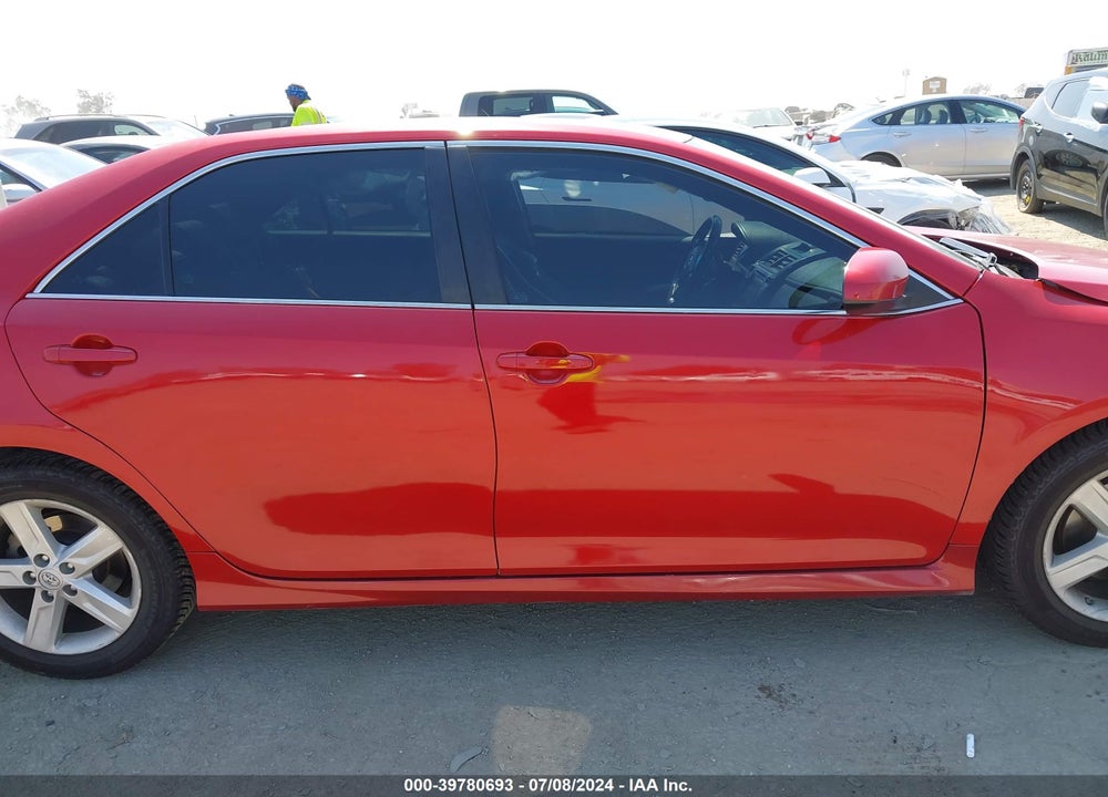 2014 TOYOTA CAMRY SE VIN: 4T1BF1FK0EU869506