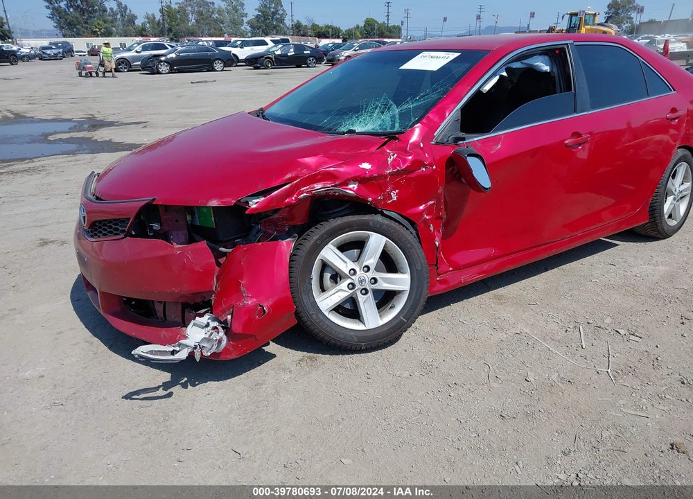 2014 TOYOTA CAMRY SE VIN: 4T1BF1FK0EU869506