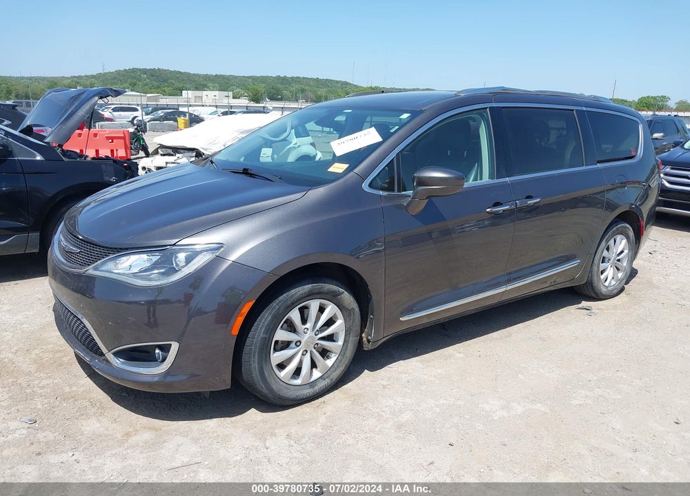 2018 CHRYSLER PACIFICA TOURING L VIN: 2C4RC1BG2JR118962
