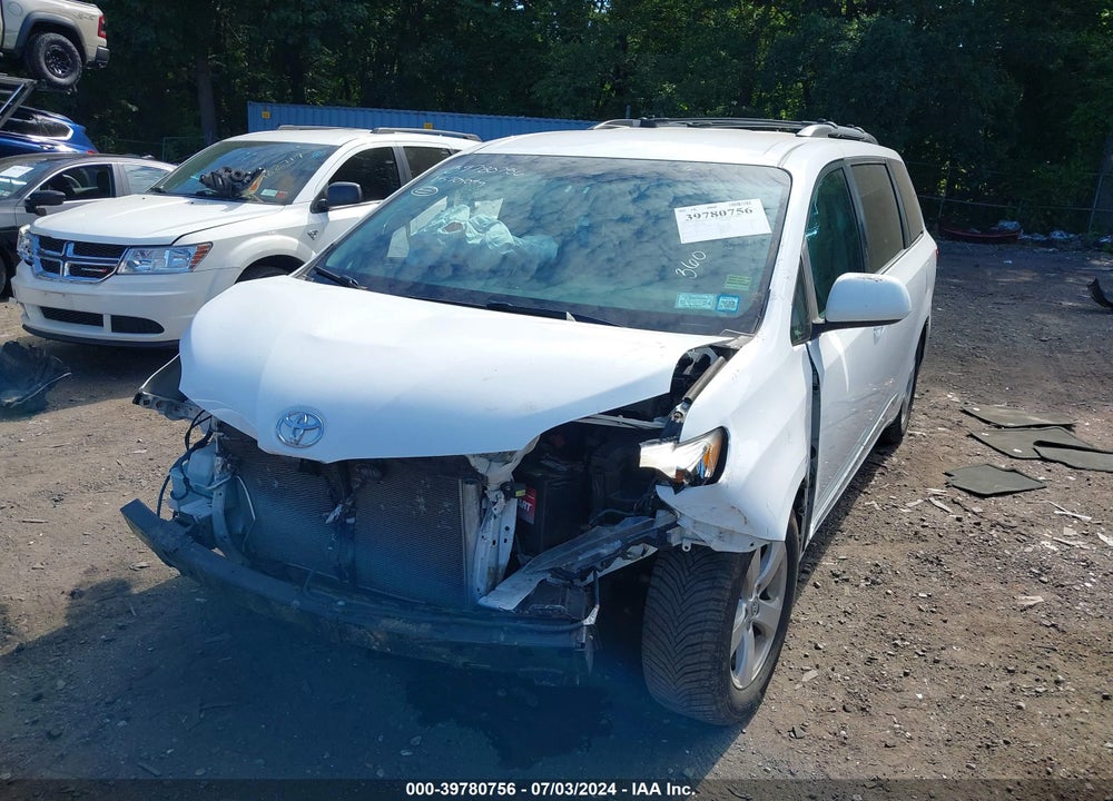 2015 TOYOTA SIENNA LE 8 PASSENGER VIN: 5TDKK3DC8FS533888