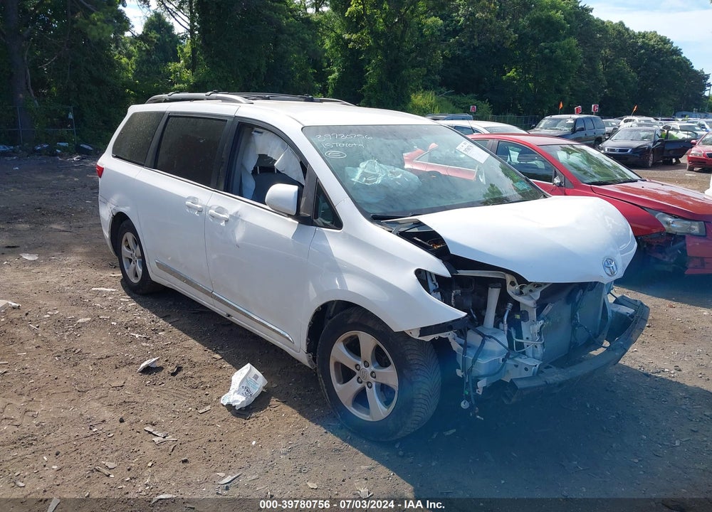 2015 TOYOTA SIENNA LE 8 PASSENGER VIN: 5TDKK3DC8FS533888