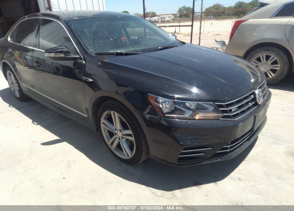 2017 VOLKSWAGEN PASSAT 1.8T R-LINE VIN: 1VWDT7A38HC055720
