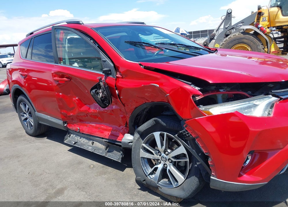 2017 TOYOTA RAV4 XLE VIN: 2T3RFREV9HW657966