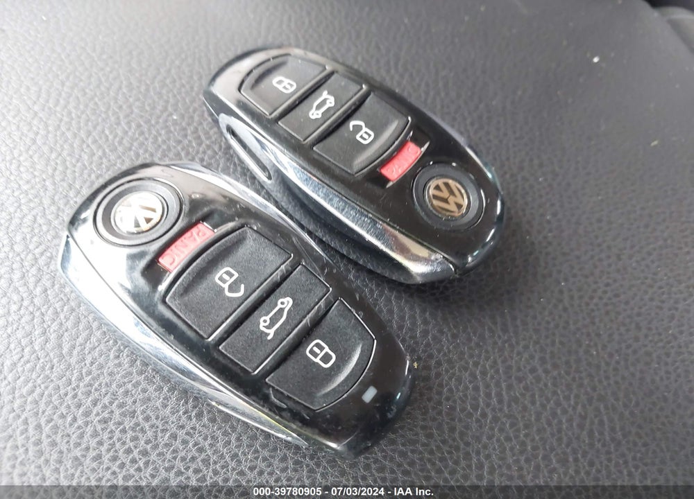 2014 VOLKSWAGEN TOUAREG TDI SPORT VIN: WVGEP9BP7ED007104