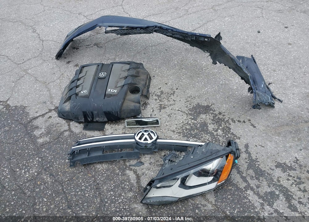 2014 VOLKSWAGEN TOUAREG TDI SPORT VIN: WVGEP9BP7ED007104