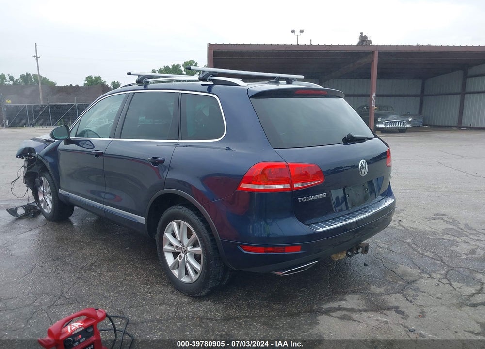 2014 VOLKSWAGEN TOUAREG TDI SPORT VIN: WVGEP9BP7ED007104