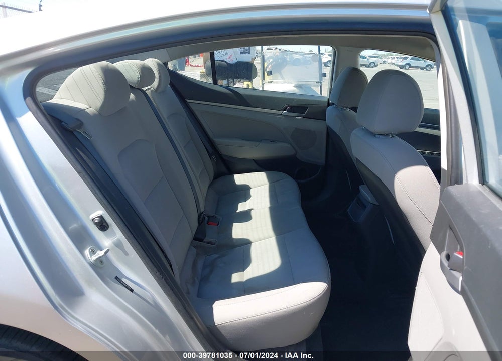 2017 HYUNDAI ELANTRA SE VIN: 5NPD74LF8HH113018