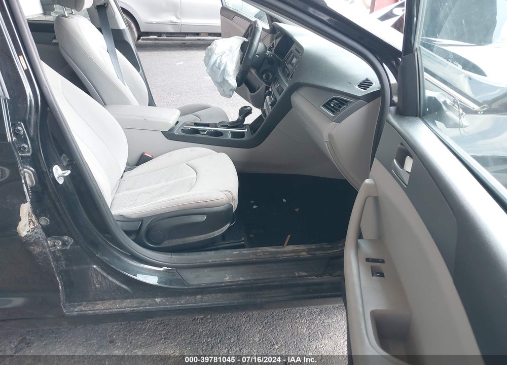 2015 HYUNDAI SONATA SE VIN: 5NPE24AF0FH069678