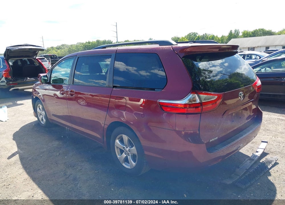 2017 TOYOTA SIENNA LE 8 PASSENGER VIN: 5TDKZ3DC5HS848758