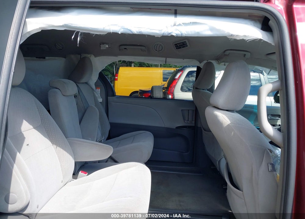 2017 TOYOTA SIENNA LE 8 PASSENGER VIN: 5TDKZ3DC5HS848758