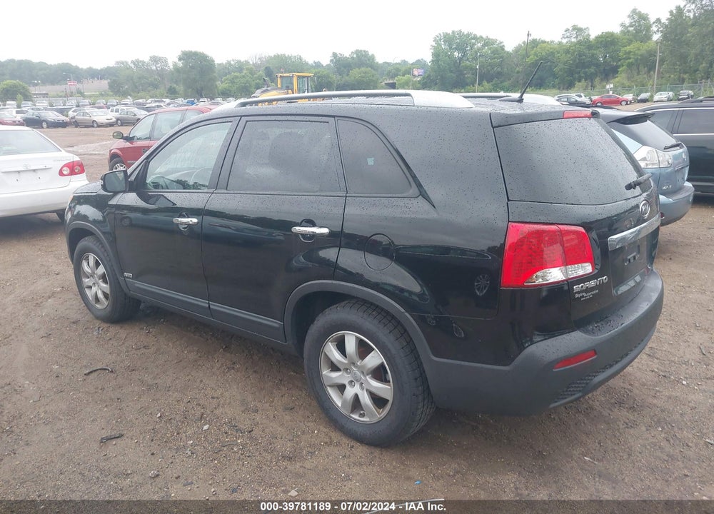 2013 KIA SORENTO LX V6 VIN: 5XYKTDA23DG369054