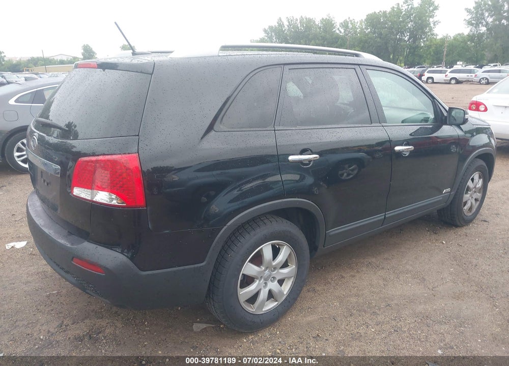 2013 KIA SORENTO LX V6 VIN: 5XYKTDA23DG369054