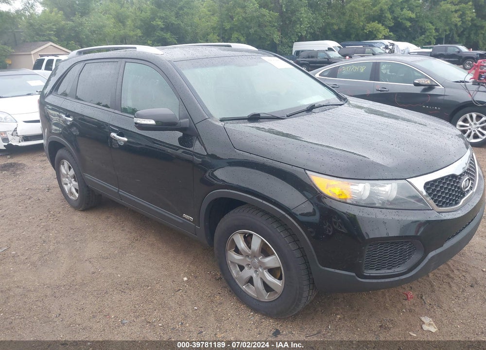 2013 KIA SORENTO LX V6 VIN: 5XYKTDA23DG369054