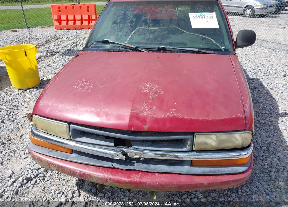1998 CHEVROLET S-10 LS FLEETSIDE VIN: 1GCCS1946WK216211