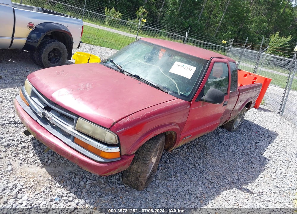 1998 CHEVROLET S-10 LS FLEETSIDE VIN: 1GCCS1946WK216211