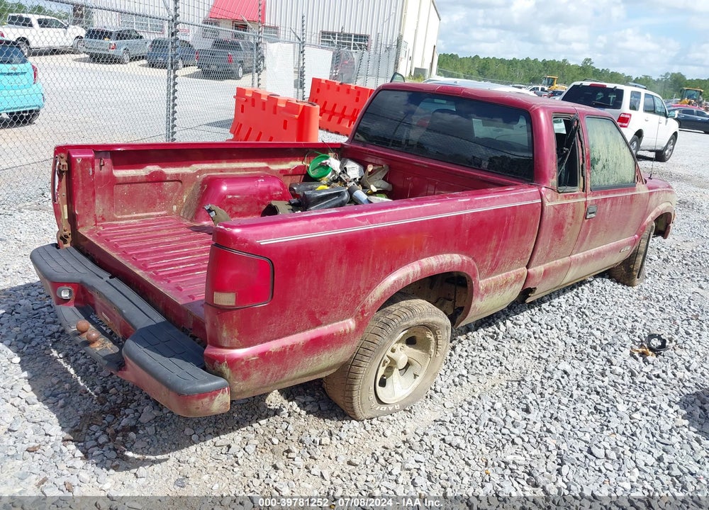 1998 CHEVROLET S-10 LS FLEETSIDE VIN: 1GCCS1946WK216211
