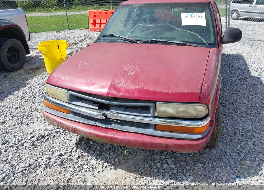 1998 CHEVROLET S-10 LS FLEETSIDE VIN: 1GCCS1946WK216211