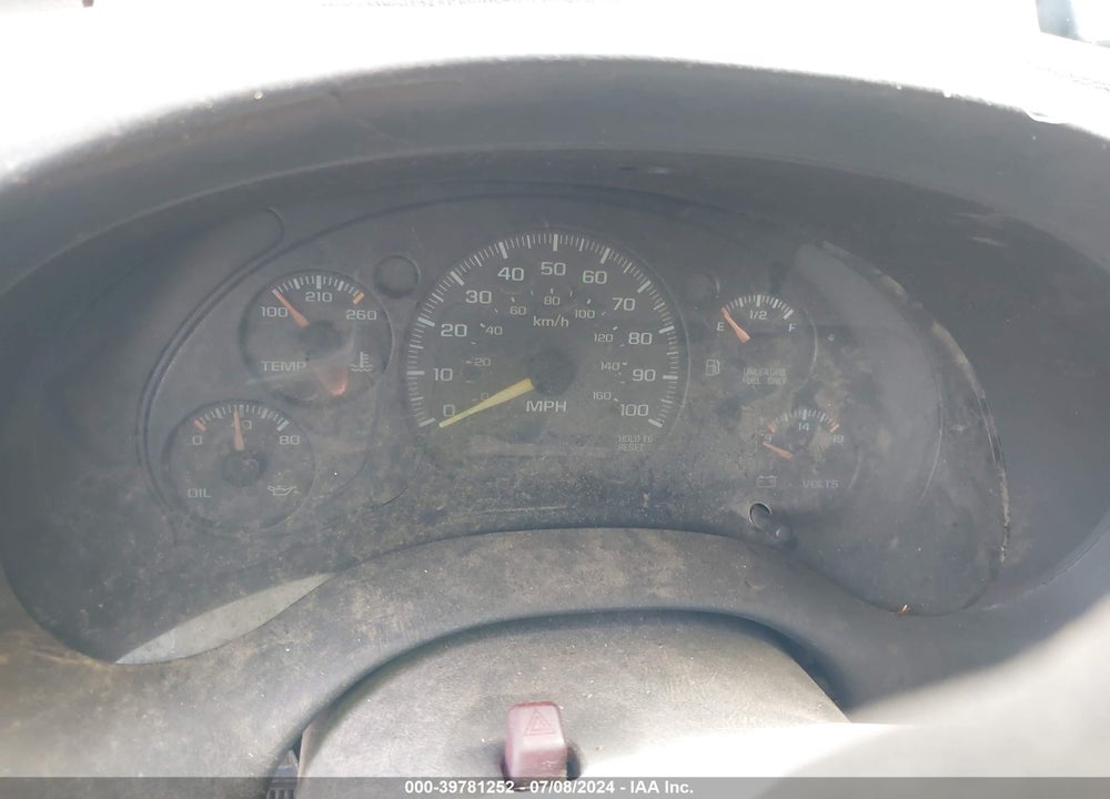 1998 CHEVROLET S-10 LS FLEETSIDE VIN: 1GCCS1946WK216211