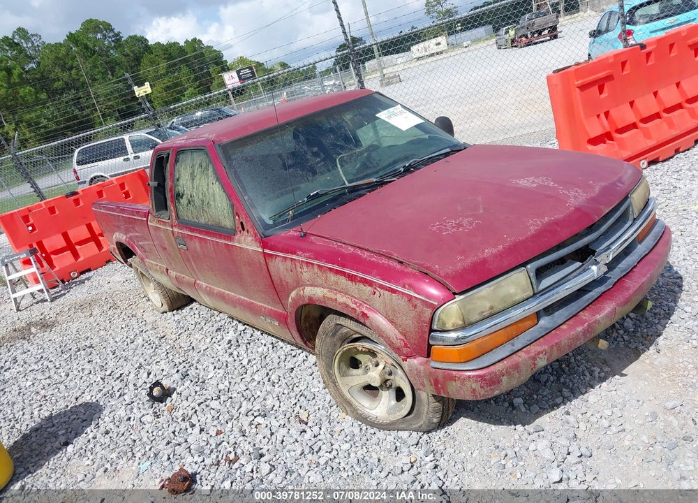 1998 CHEVROLET S-10 LS FLEETSIDE VIN: 1GCCS1946WK216211