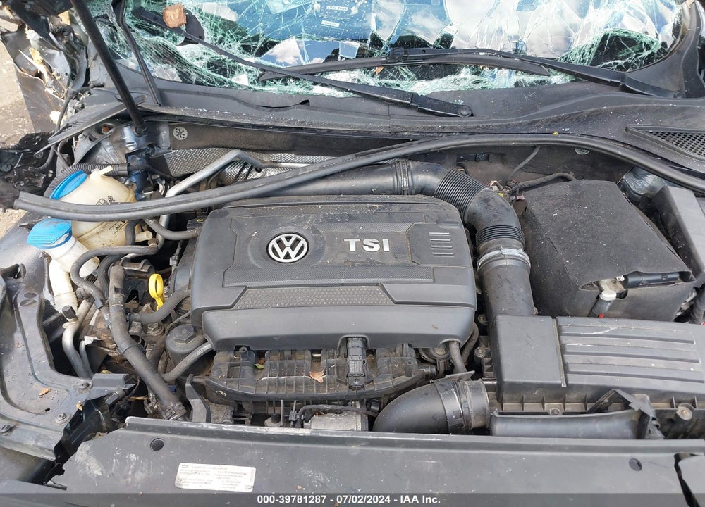 2017 VOLKSWAGEN PASSAT VIN: 1VWAT7A37HC019732