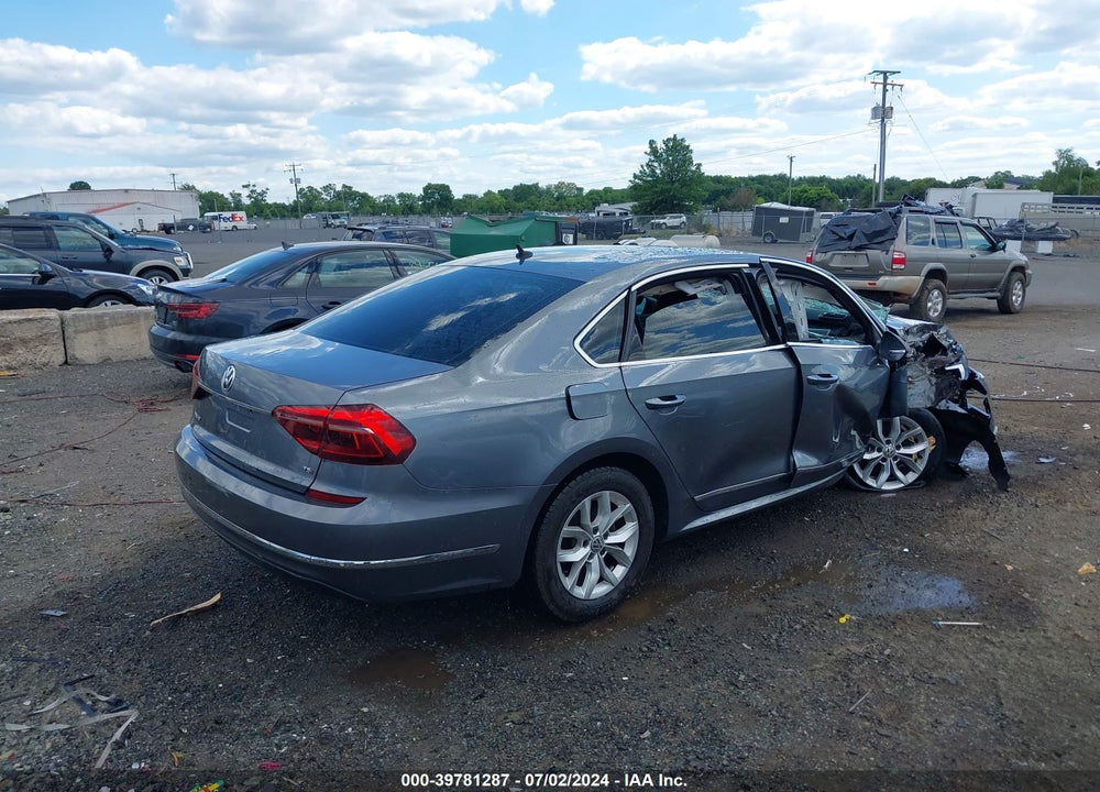 2017 VOLKSWAGEN PASSAT VIN: 1VWAT7A37HC019732