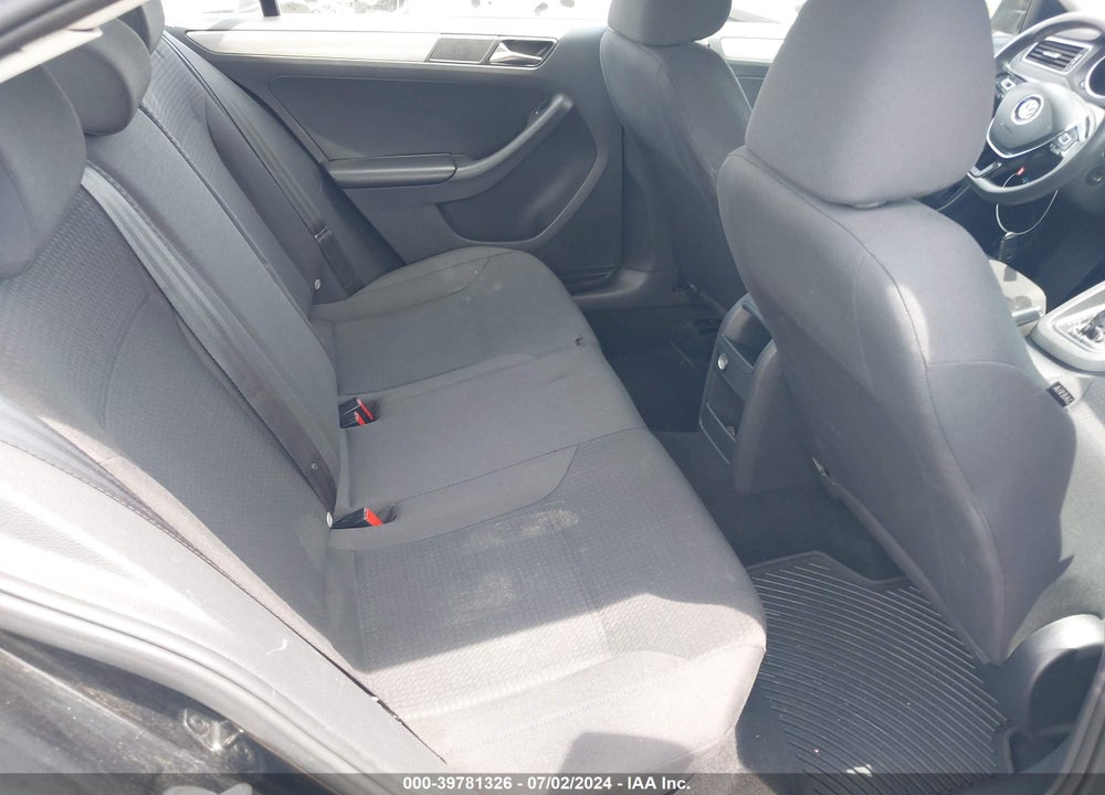 2015 VOLKSWAGEN JETTA 1.8T SE VIN: 3VWD17AJXFM284304