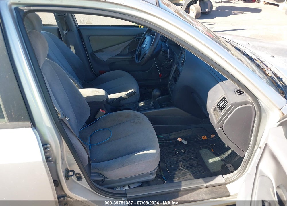 2005 HYUNDAI ELANTRA GLS/GT VIN: KMHDN46D05U030874
