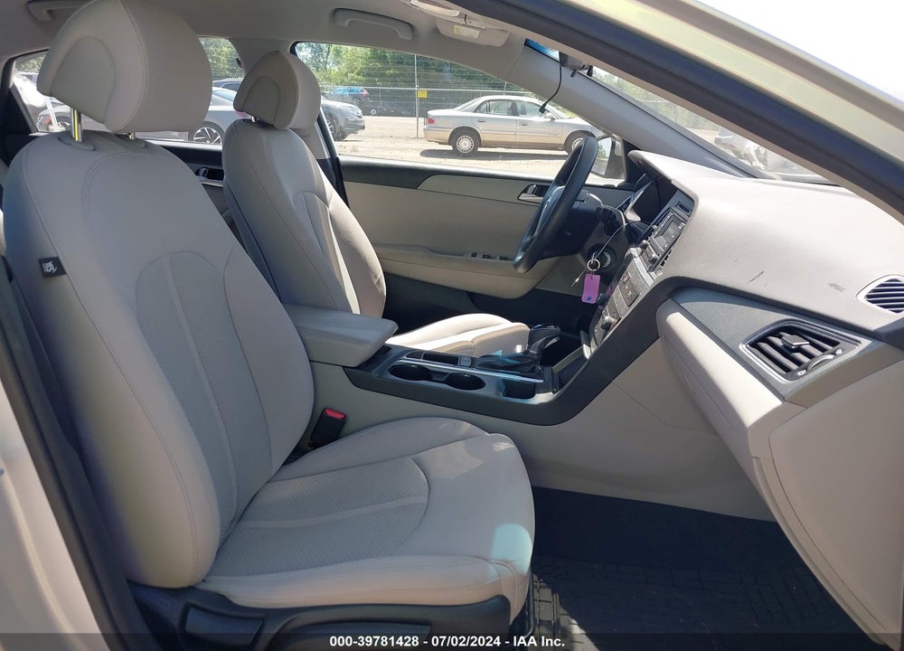 2015 HYUNDAI SONATA SE VIN: 5NPE24AF7FH094772