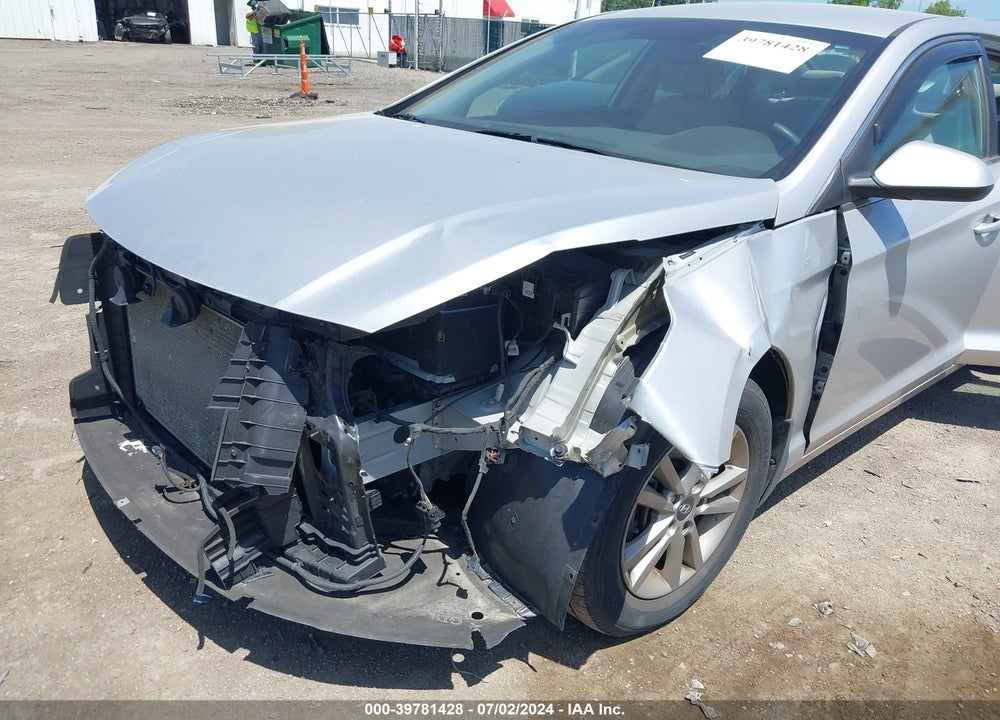 2015 HYUNDAI SONATA SE VIN: 5NPE24AF7FH094772