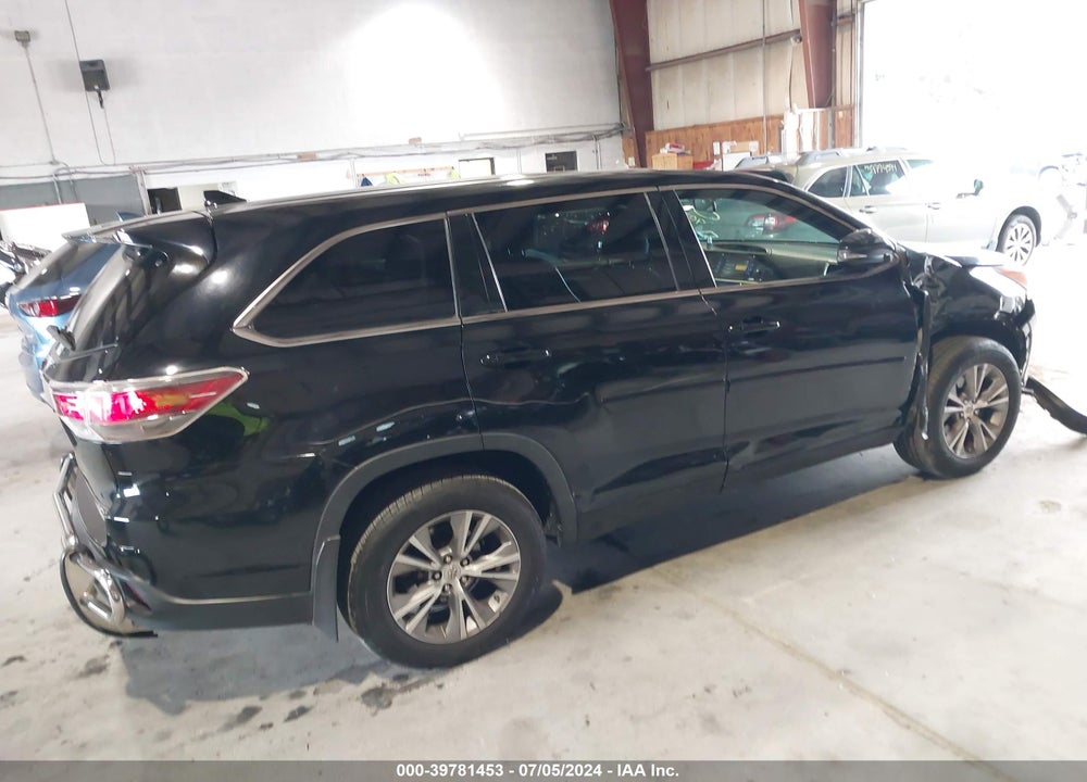 2015 TOYOTA HIGHLANDER LE PLUS V6 VIN: 5TDBKRFH4FS204536