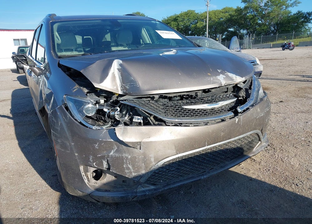 2018 CHRYSLER PACIFICA TOURING L PLUS VIN: 2C4RC1EG4JR293273