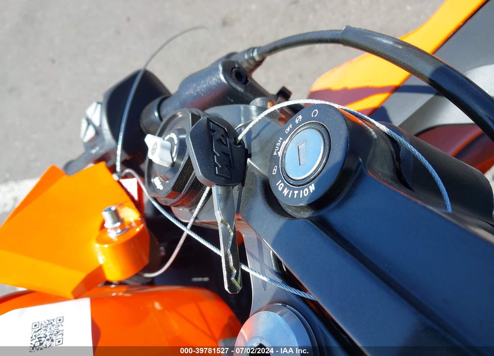 2024 KTM 390 RC VIN: MD2JYJ407RN209565