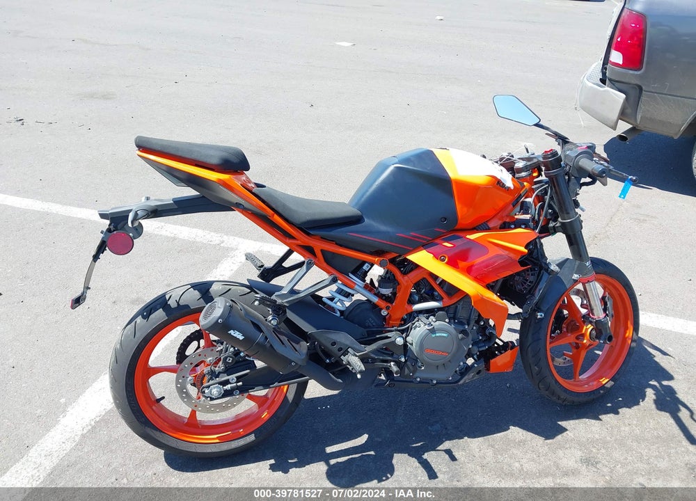 2024 KTM 390 RC VIN: MD2JYJ407RN209565