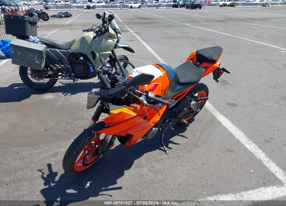 2024 KTM 390 RC VIN: MD2JYJ407RN209565