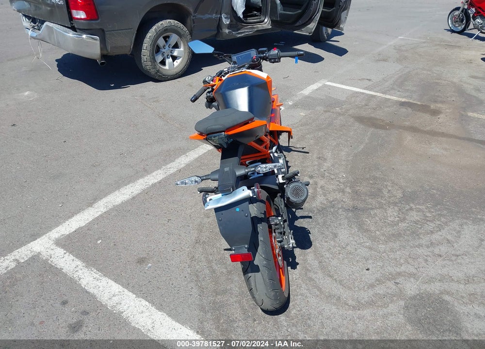 2024 KTM 390 RC VIN: MD2JYJ407RN209565